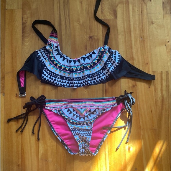 The Bikini Lab M - Picture 1 of 1